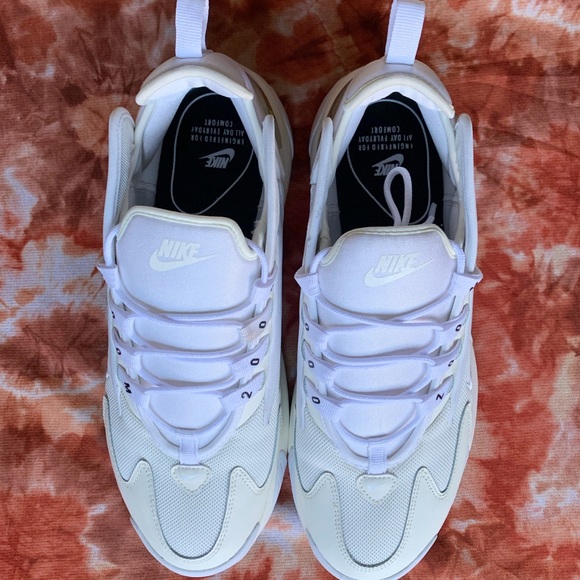 White NIKE Zooms (Men’s) - Picture 3 of 3